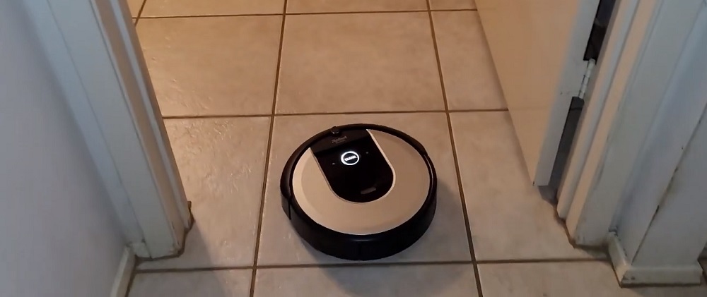 iRobot Roomba i6+ vs i7+