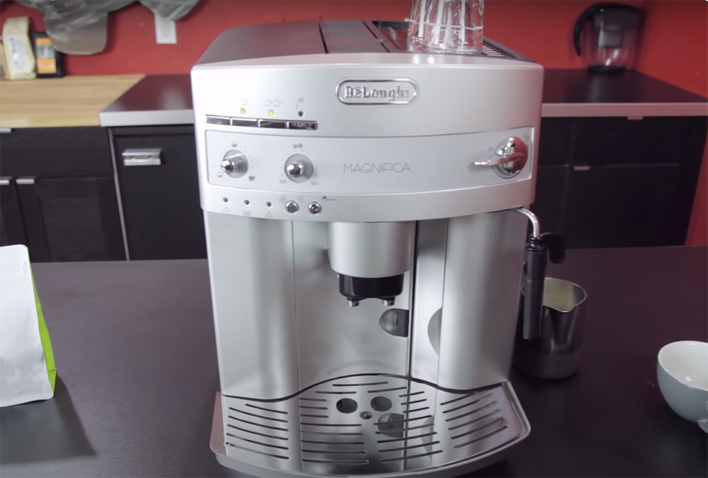 De'Longhi ESAM3300 Super Automatic Espresso/Coffee Machine Review